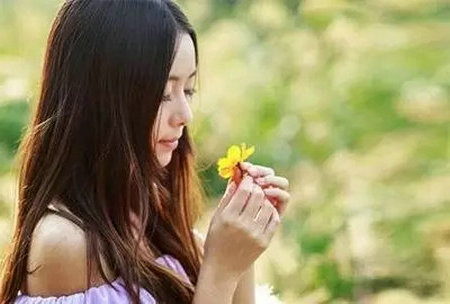 一个爱自己的女人，才有底气接纳别人的爱