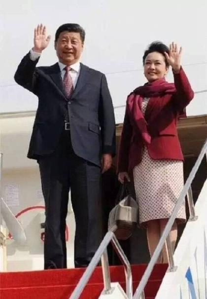 适合凌晨发的励志说说 我的弟弟漂浮在大海上